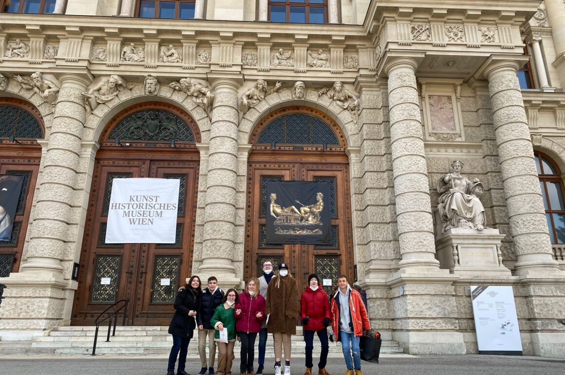 A TRIP TO ART HISTORY MUSEUM