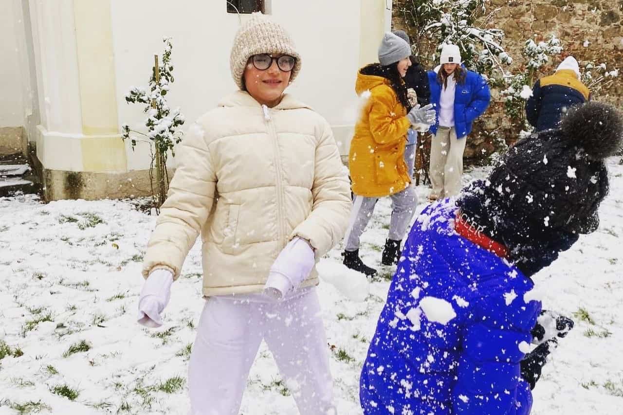 THE GREAT SNOW FIGHT