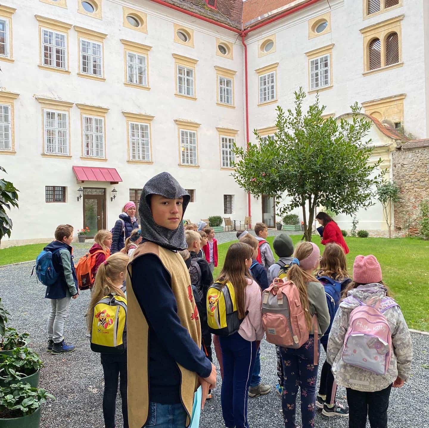 KRUMBACH SCHOOL KIDS COMING TO VISIT FOR A WANDERTAG