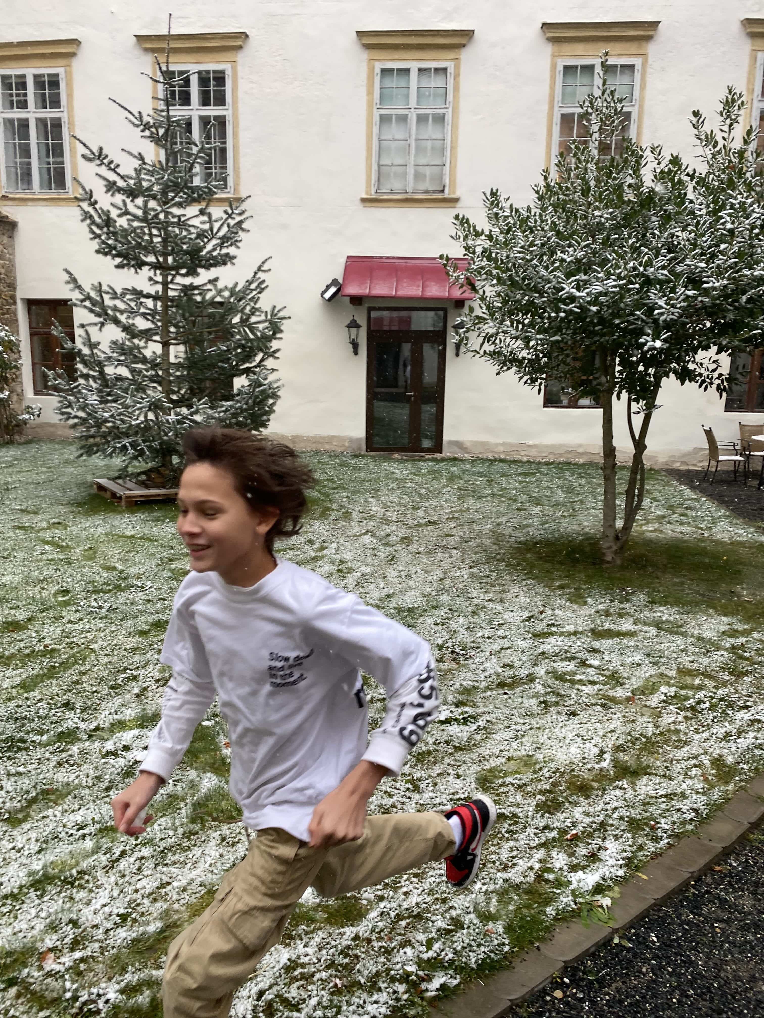 What can be more fun in winter than a classical snowball fight?