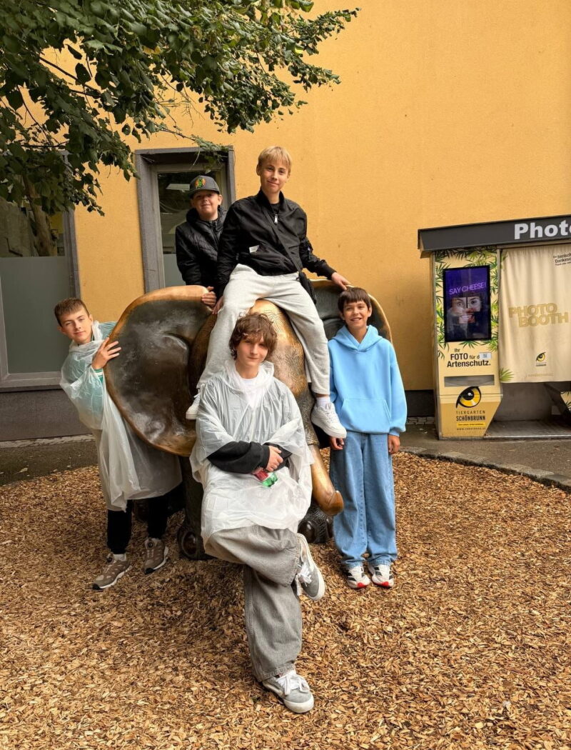 A Student Group Photo at Schönbrunn Zoo